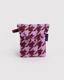 Baggu | Puffy Earbuds Case | Pink Houndstooth